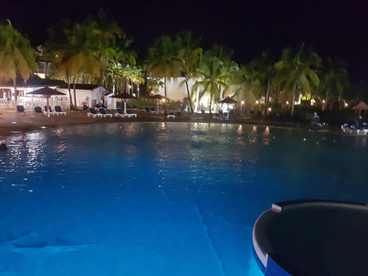 Caraibes Apparts-Resorts Сен-Ан Екстериор снимка